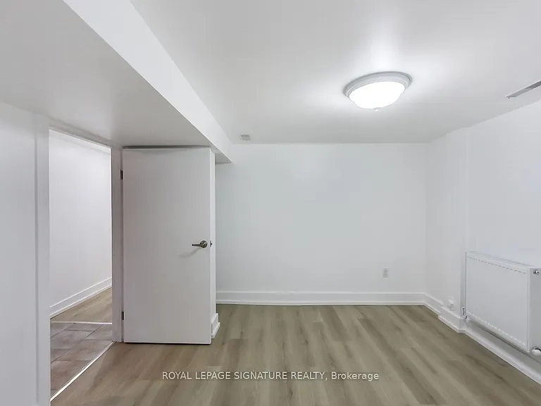 896 Bathurst St #BASEMENT — Photo 15
