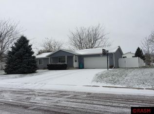 1105 6th St NE, Waseca, MN 56093