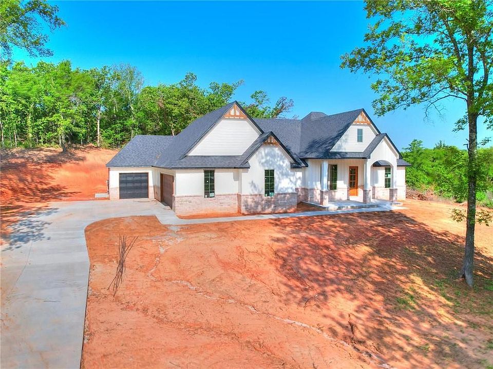 1st image of 15895 Vernon Cir
