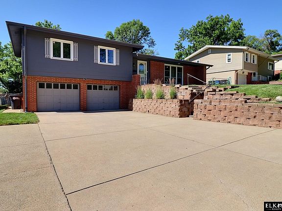 3rd image of 9617 Ruggles St