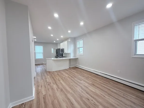 40 Westervelt Place image 8 of 16