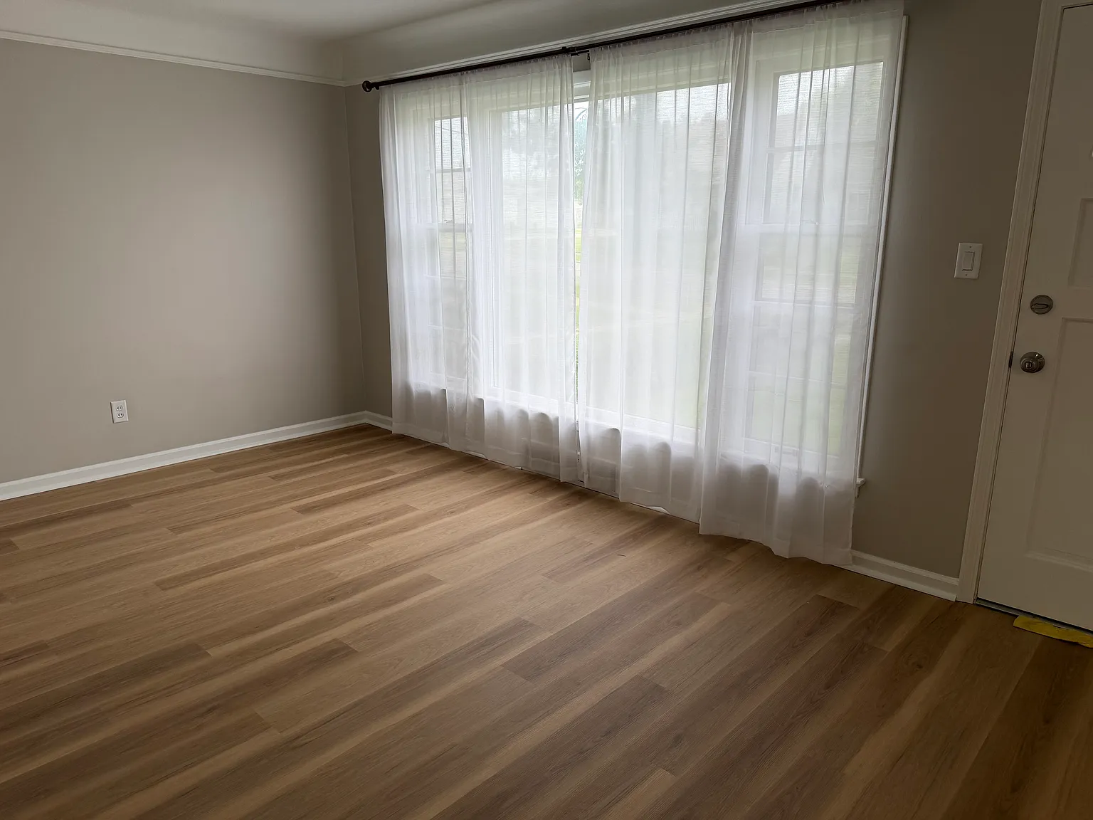 4 bed, 1.5 bath, 1509 sqft, $2,100 — Photo 4