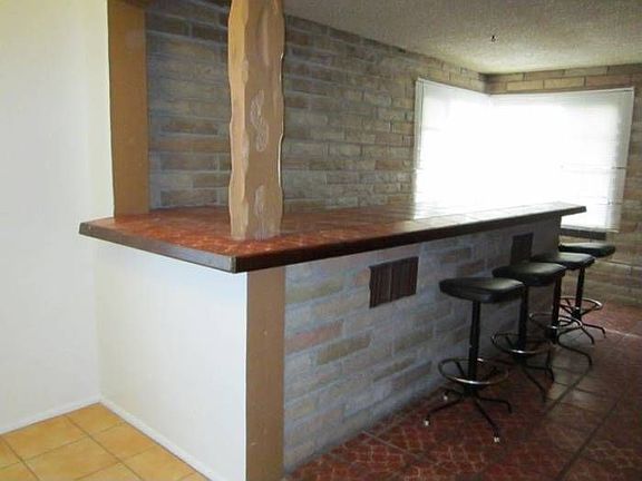 Bar/Entertainment Room