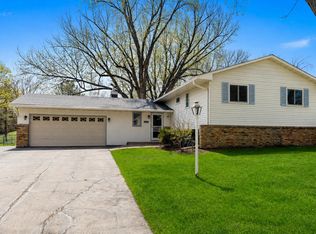 10205 39th Ave N, Plymouth, MN 55441