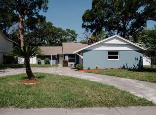 823 Riverside Dr, Tarpon Springs, FL 34689