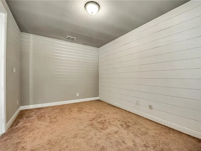 1025 Spring Falls Dr — Photo 9