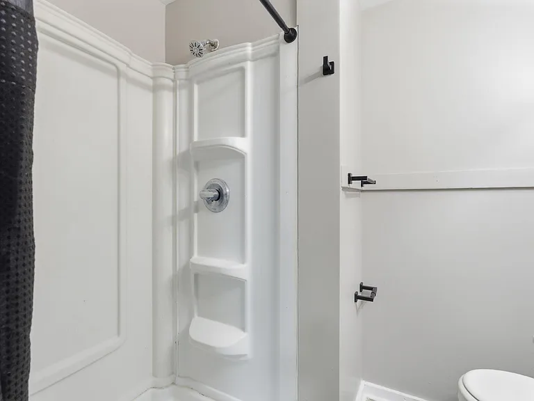 308 E 7th St #1 — Photo 14