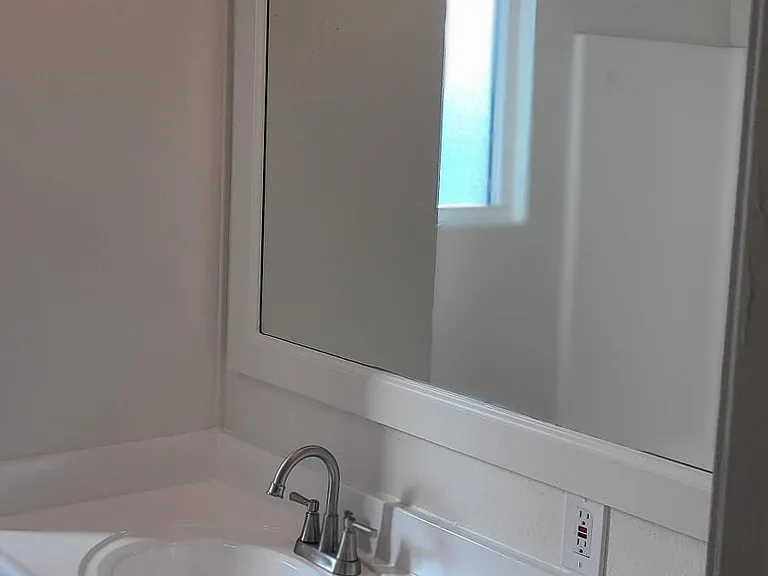 655 S Webster Ave #9 — Photo 4