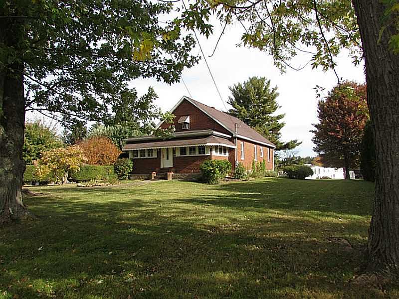 1st image of 2307 Maple Dr