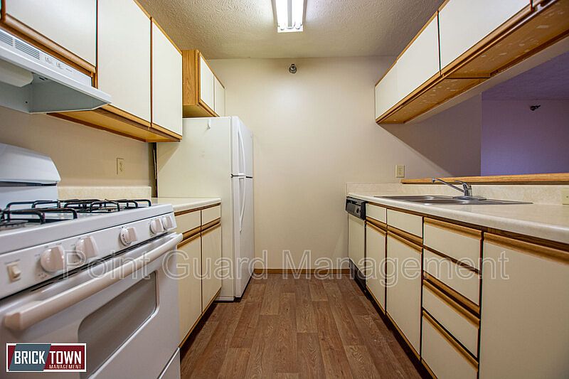 2nd image of 7110-7122 Jones Cir #7110-11