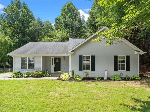 6885 Ironwood Cir, Greensboro, NC 27410