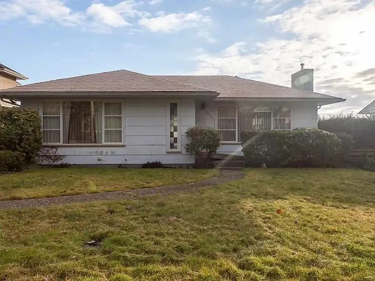 2308 Jefferson Ave — Photo 1