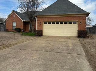 9920 Southbend Dr N, Olive Branch, MS 38654