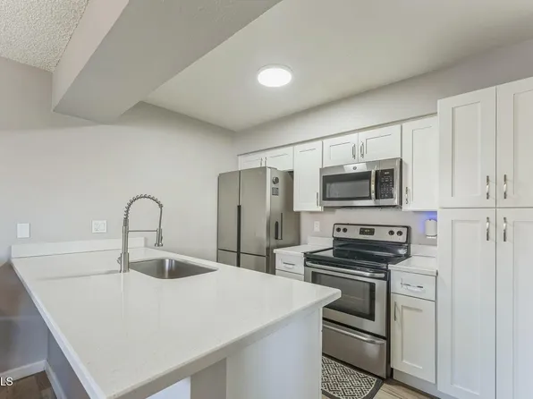 286 W PALOMINO Drive #120, Chandler, AZ 85225