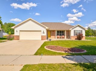 1098 Faversham Way, Green Bay, WI 54313