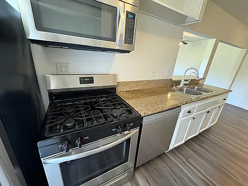 4360 Willowbrook Ave — Photo 5
