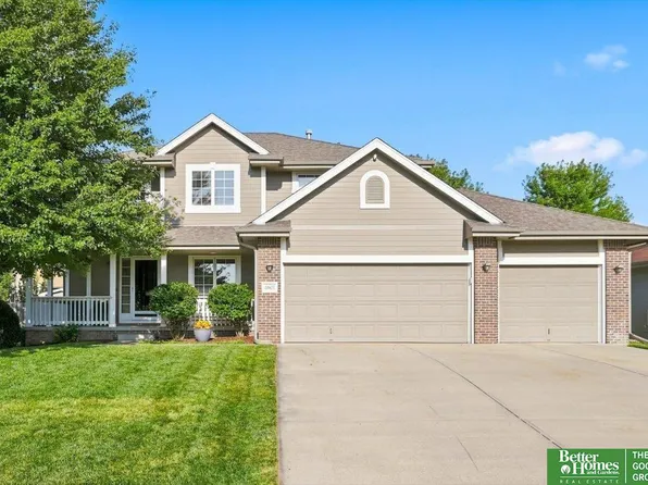 10611 S 211th St, Gretna, NE 68028