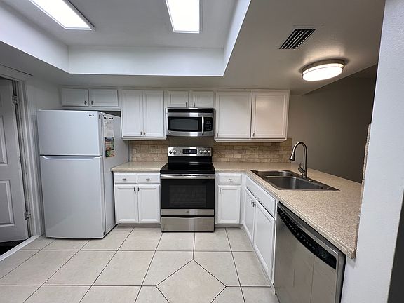 4th image of 3242 Royal St
