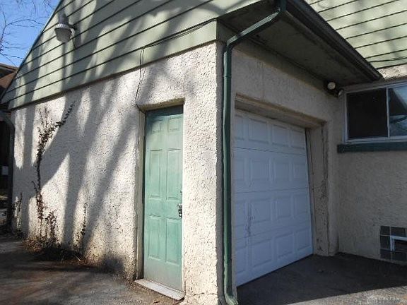5th image of 300 W Siebenthaler Ave