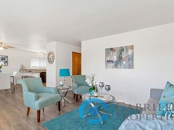 3rd image of 4521-4523 Winona Ave #4523B