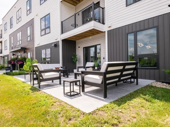 203 Lowell St #206, Wilmington, MA 01887