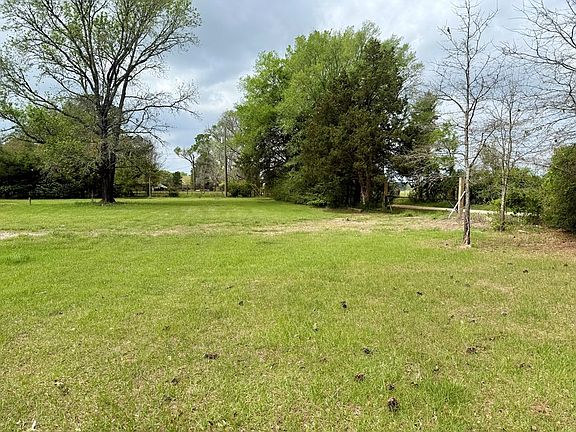 4th image of County Road 1800