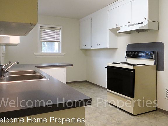 3rd image of 406 SE 6th St