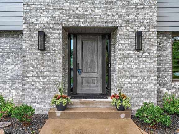 4th image of 263 Lily Pond Ln