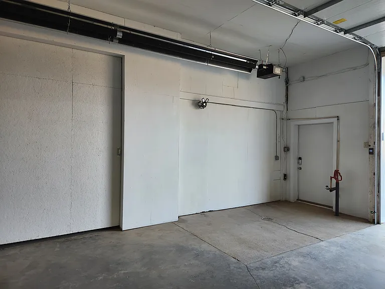 220th St E — Photo 13