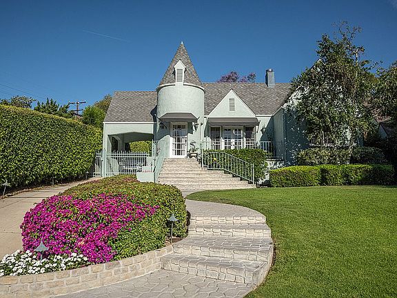 2nd image of 2021 Bonita Dr
