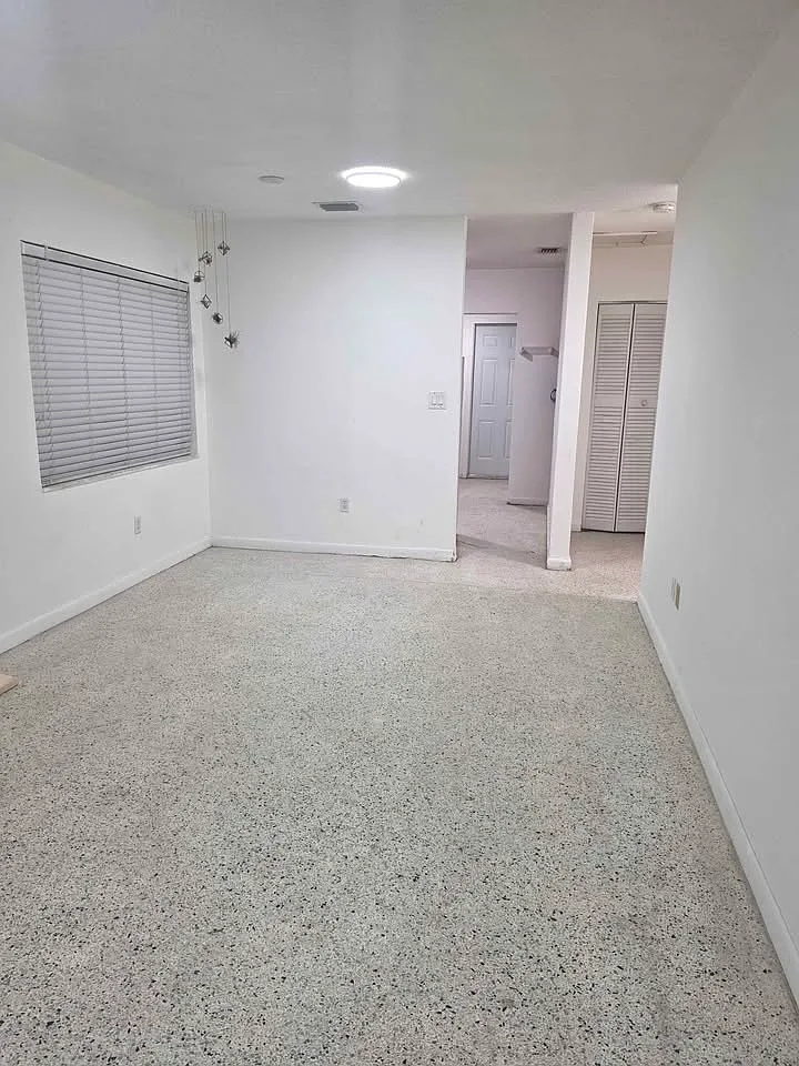 2 bed, 800 sqft, $2,100 — Photo 2