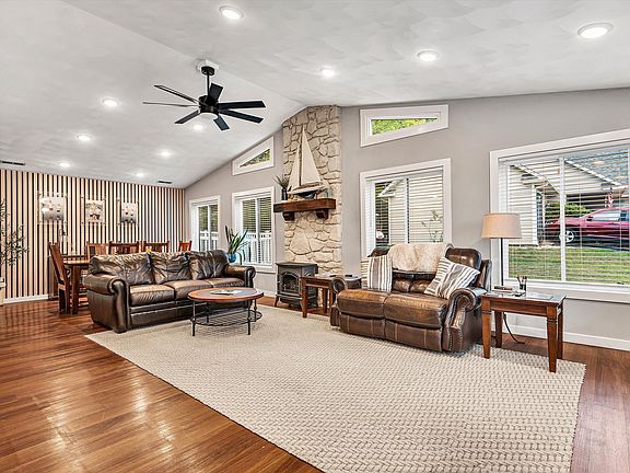 2nd image of 150 Indian Pointe Dr