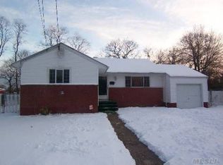 42 Bentley Rd, Amityville, NY 11701