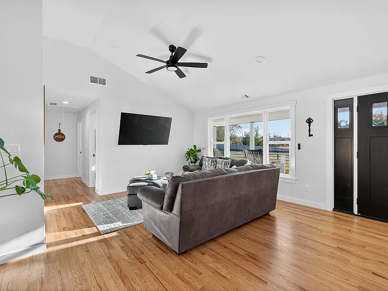 1324 Ace McMillian Rd — Photo 8