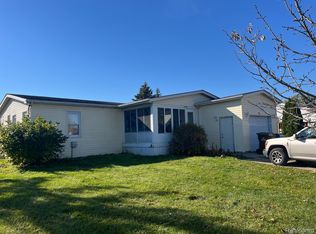 29245 Vinewood Rd, Flat Rock, MI 48134