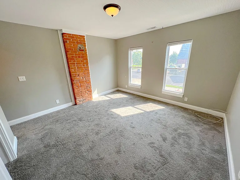 137.5 Avondale Ave — Photo 26
