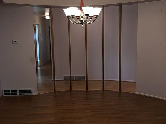5th image of 1750 S Laurelhurst Dr