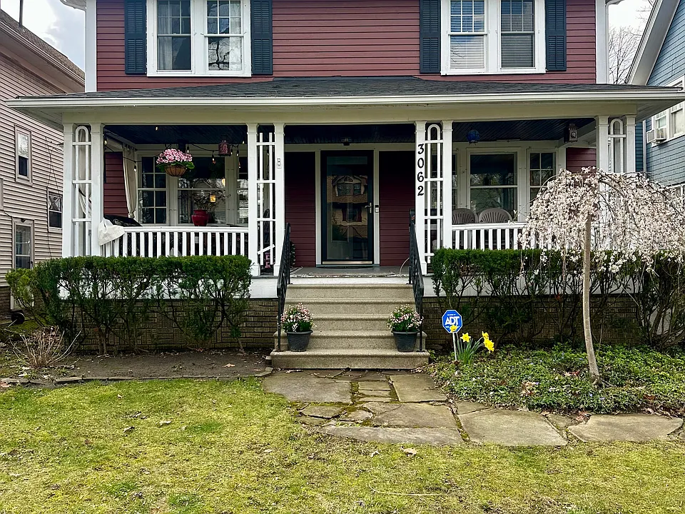 3062 E Derbyshire Rd
