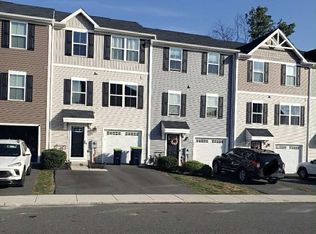 12 Foxwood Dr, Gilbertsville, PA 19525