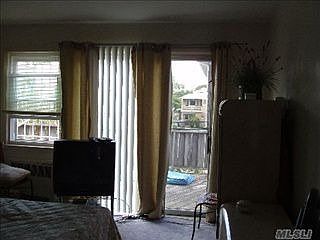 4th image of 329 E Olive St
