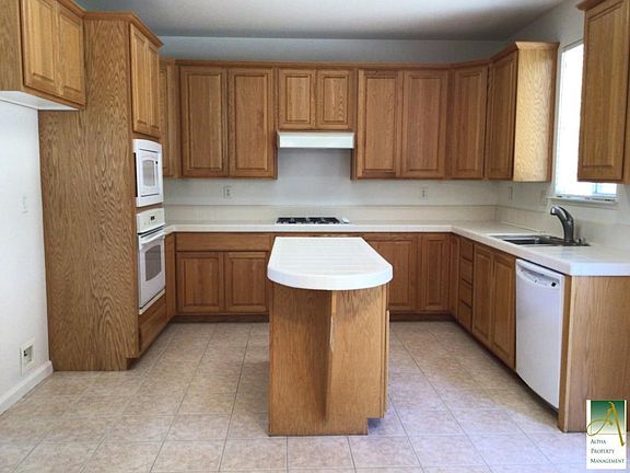 4th image of 6506 Kingbird Ct