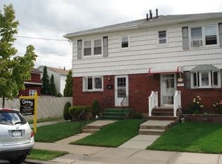 68 Park St, Staten Island, NY 10306