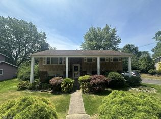 31 Valley Rd, Jackson, NJ 08527