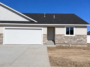 476 River Bend Ln, Idaho Falls, ID 83401
