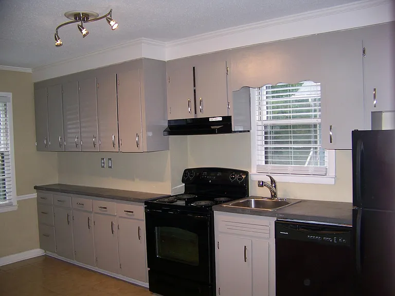 320 Cutler St — Photo 10