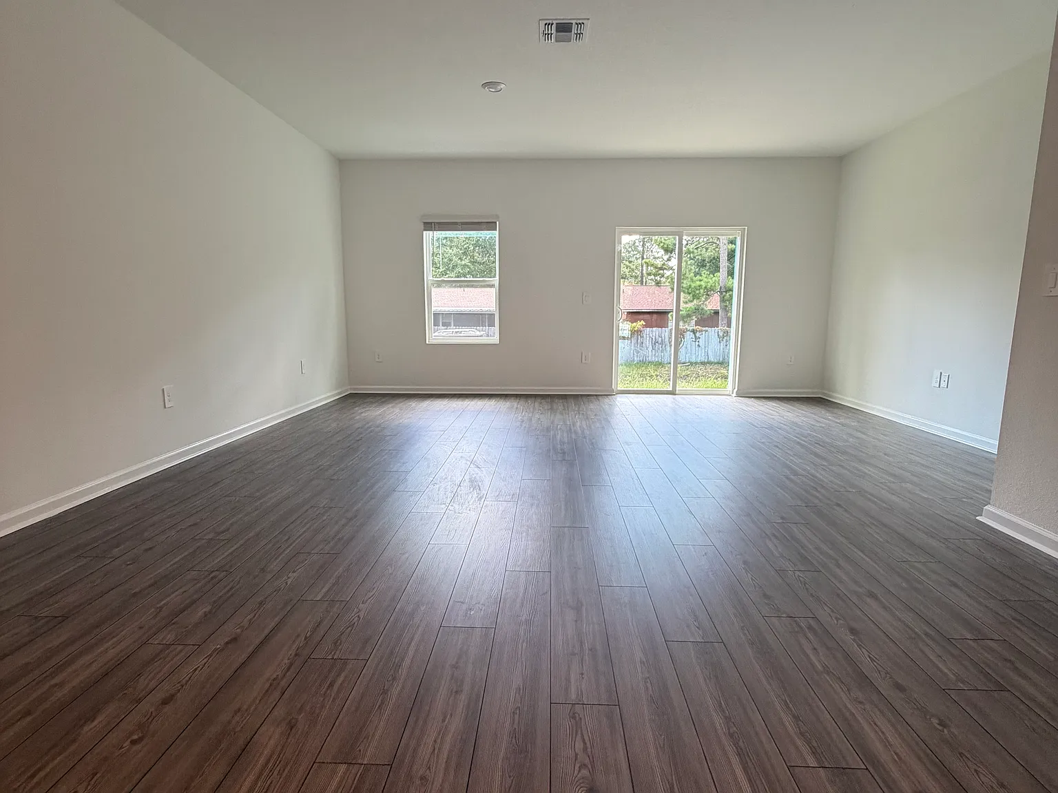3 bed, 2.5 bath, 1760 sqft, $2,175 — Photo 3