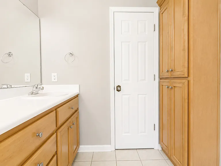 3829 Edinburg Cir — Photo 18