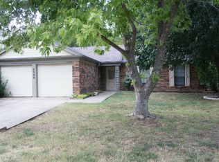 2308 Abbington Ln, Grand Prairie, TX 75052