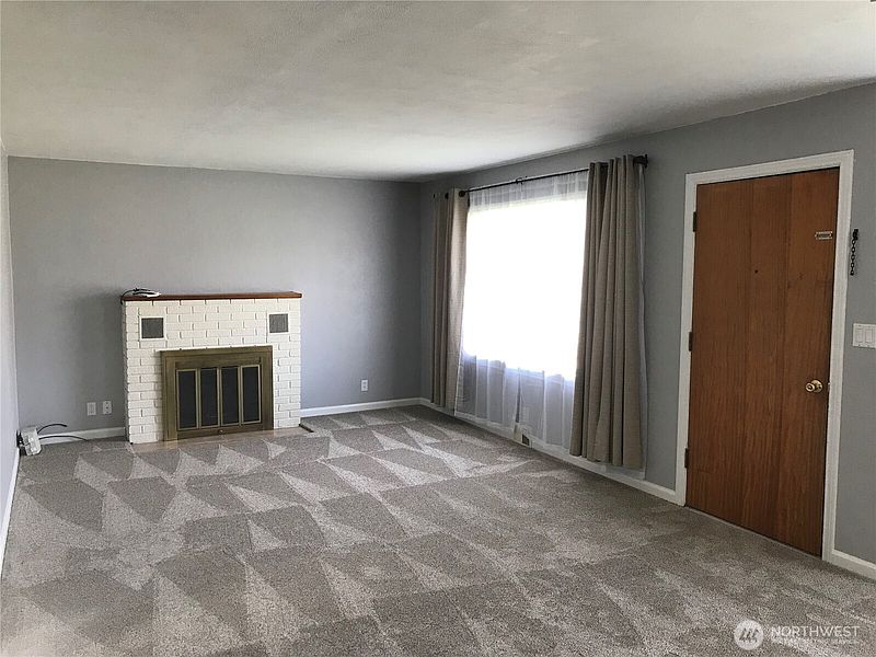 5th image of 1033 Tyler Street