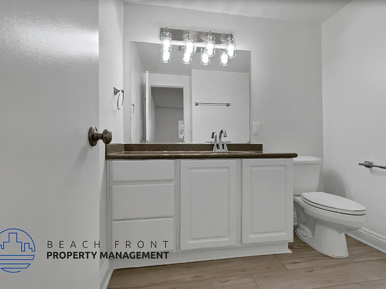 740 W 24th St. — Photo 3